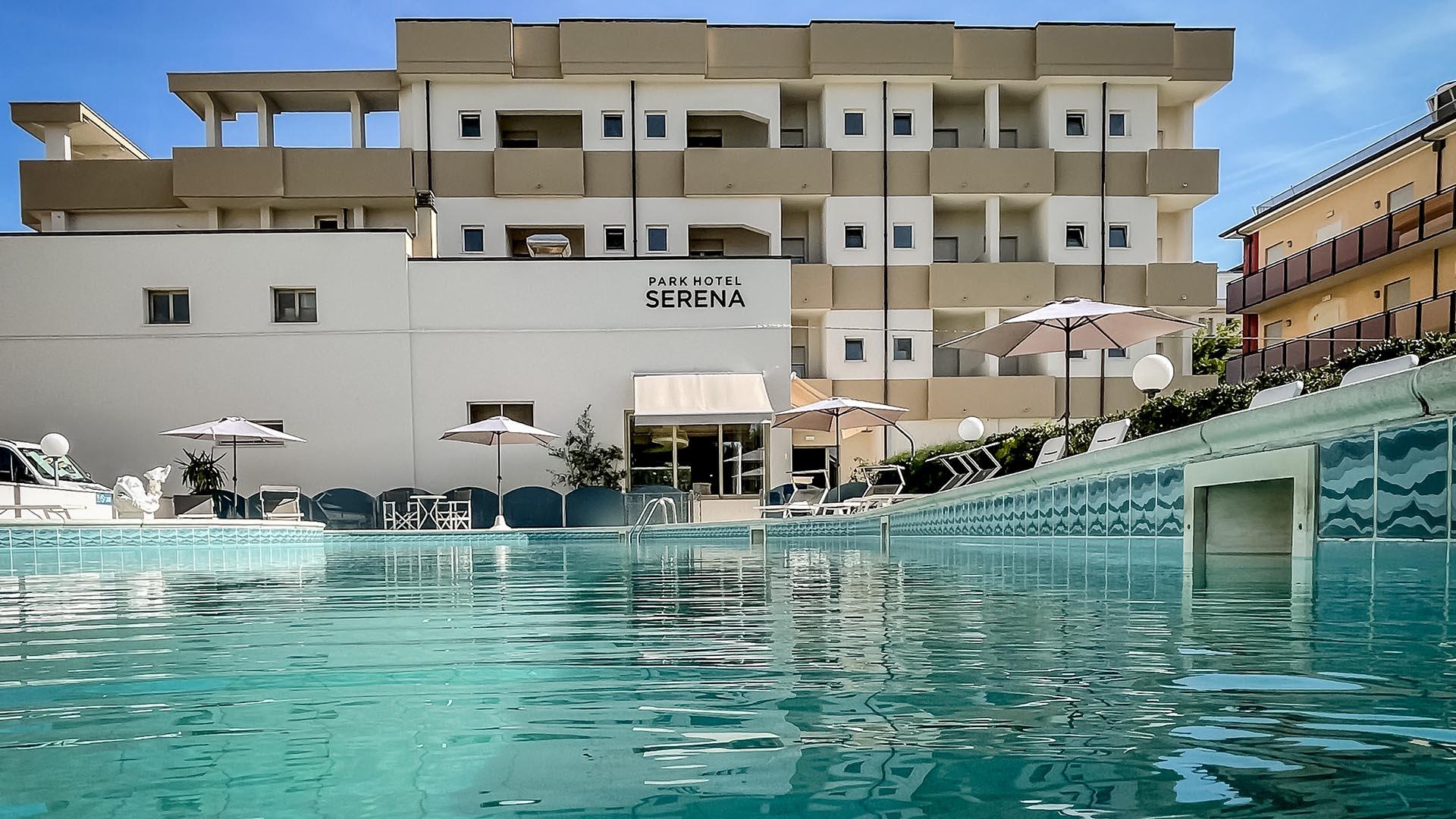 parkhotelserena it piscina-esterna 009