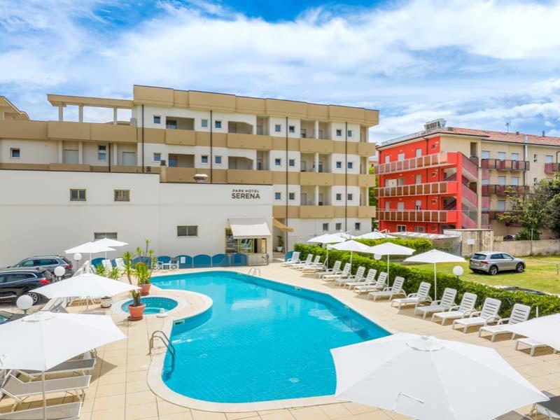 parkhotelserena it piscina-esterna 011